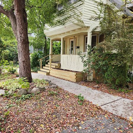 Cozy 3 Bedroom House In Downtown Итака Экстерьер фото