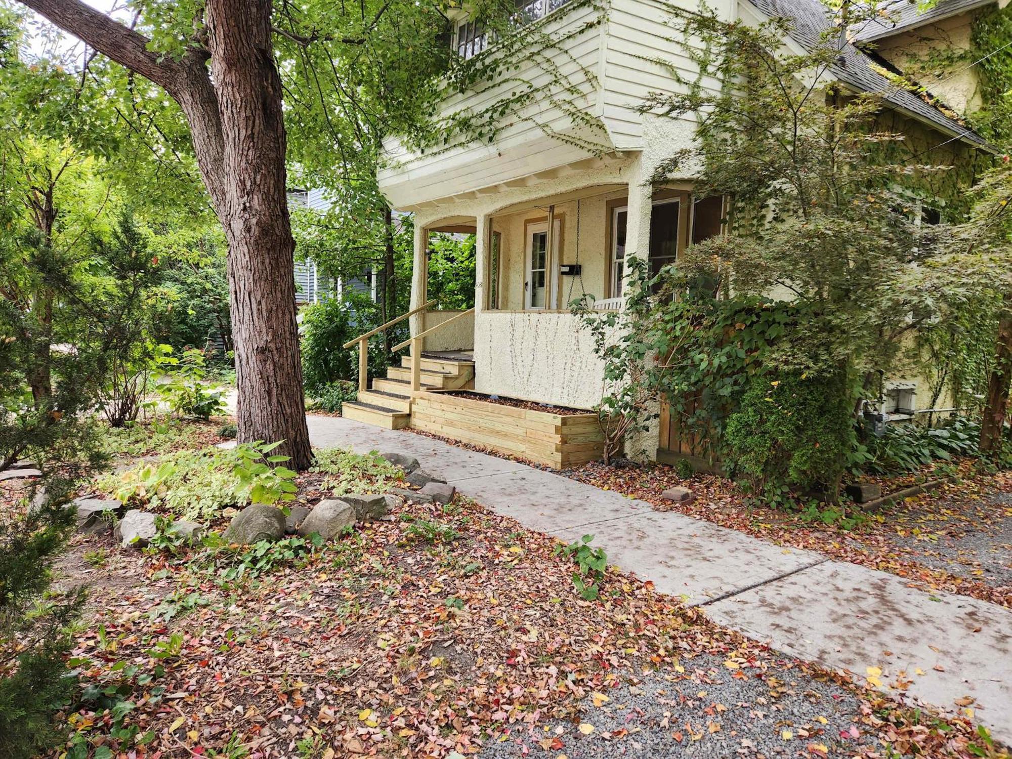 Cozy 3 Bedroom House In Downtown Итака Экстерьер фото