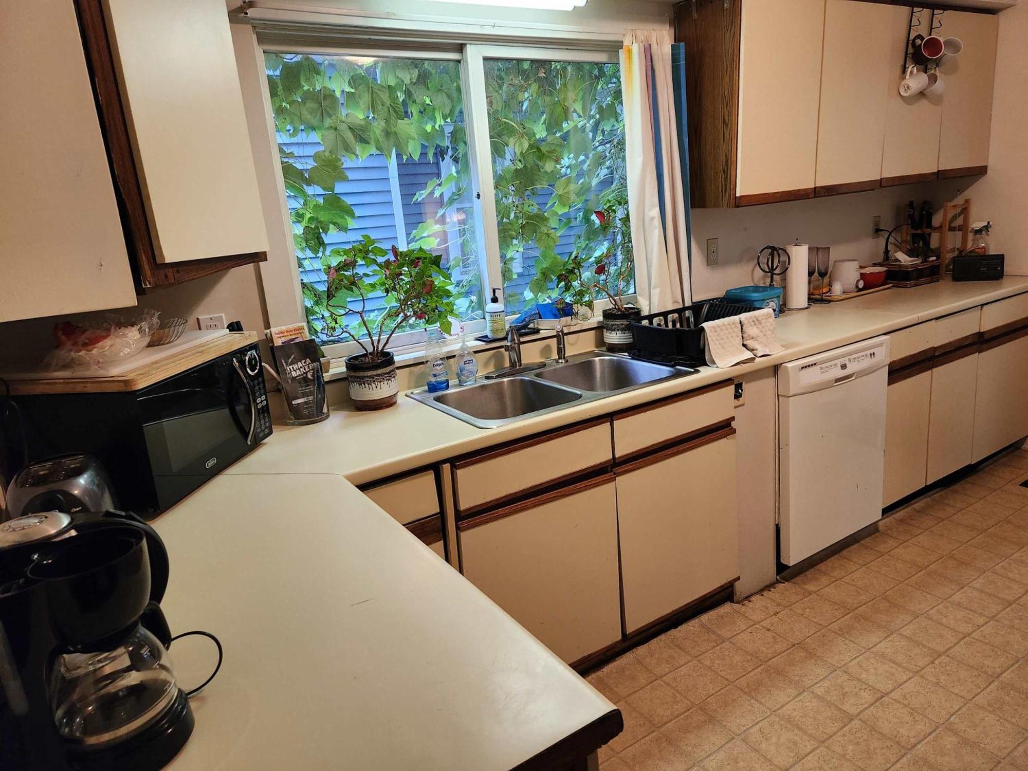 Cozy 3 Bedroom House In Downtown Итака Экстерьер фото