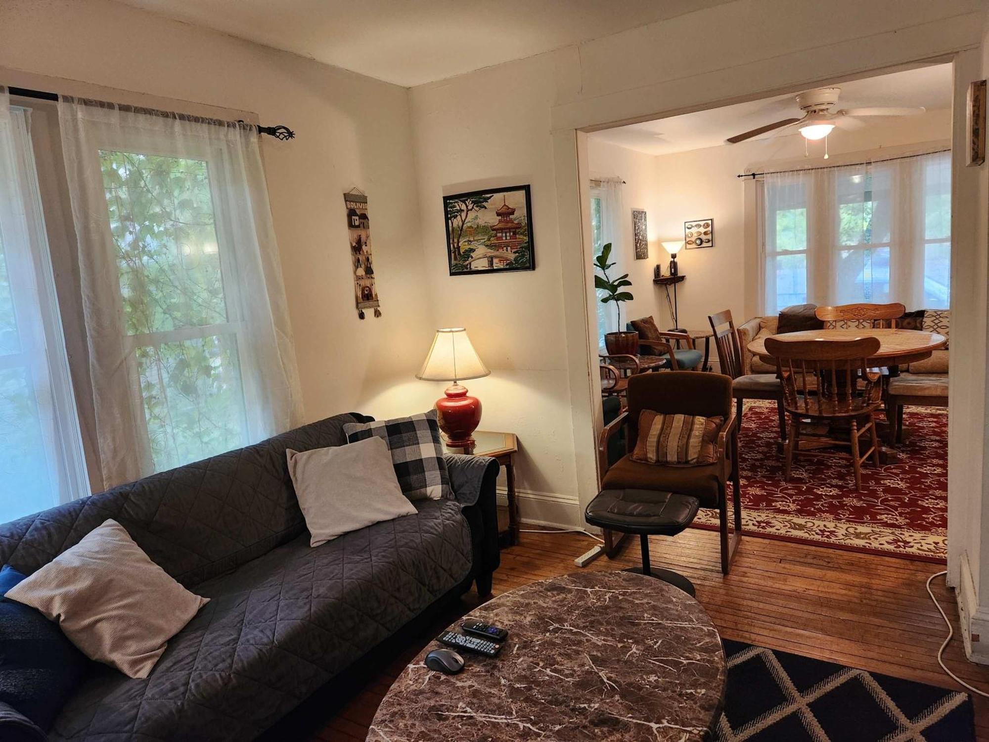 Cozy 3 Bedroom House In Downtown Итака Экстерьер фото