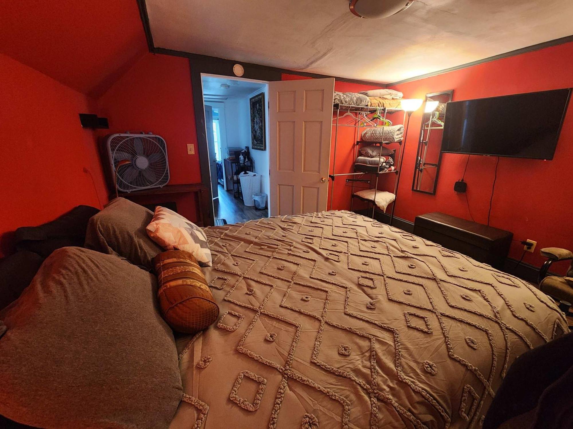 Cozy 3 Bedroom House In Downtown Итака Экстерьер фото